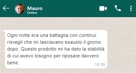Erbe aromatiche fresche coltivate nel giardino di casa.