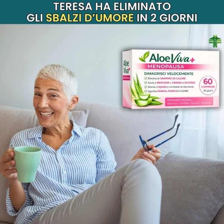 Donna anziana sorride con tazza, prodotto Aloe Viva Più in evidenza.