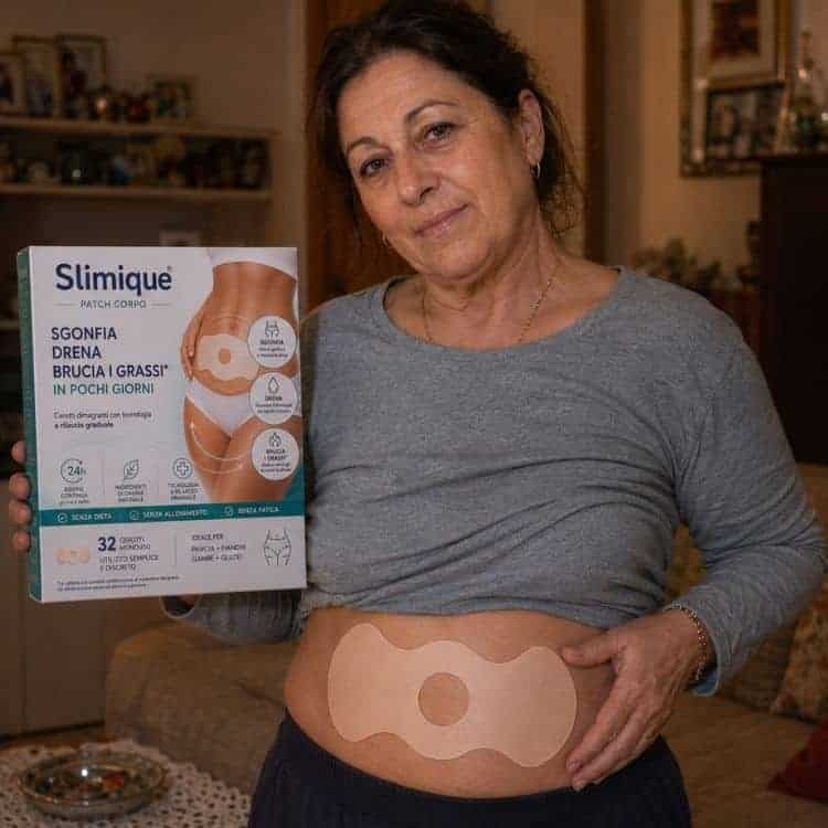 Donna con cerotto drenante dimagrante sulla pancia, prodotto Slimique.